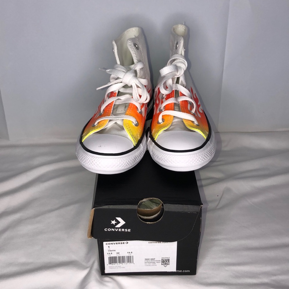 Converse - Picture 3 of 6